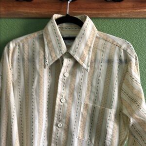 Vintage Arrow Cream and Green Casual Button Down Shirt